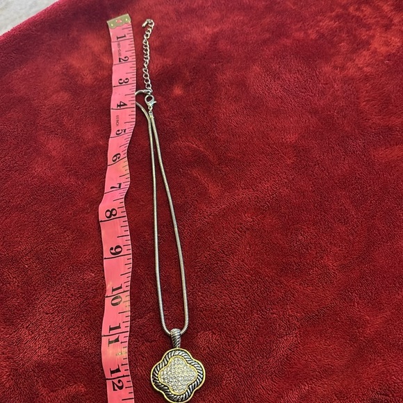 Vintage style clover Gold tone silver Necklace with Elegant Pendant - Picture 8 of 12